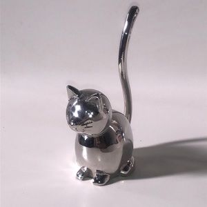 Silver Cat tail ring holder!